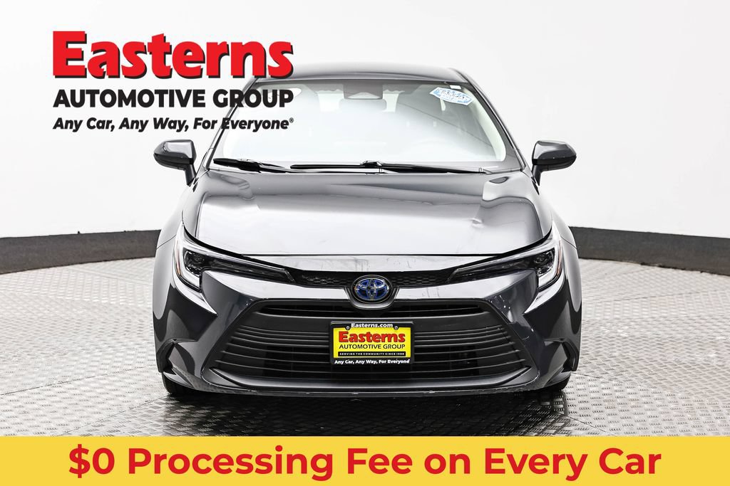 Used 2023 Toyota Corolla LE FWD image 2