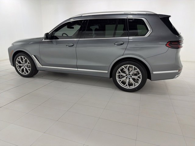 Used 2024 BMW X7 xDrive40i image 2