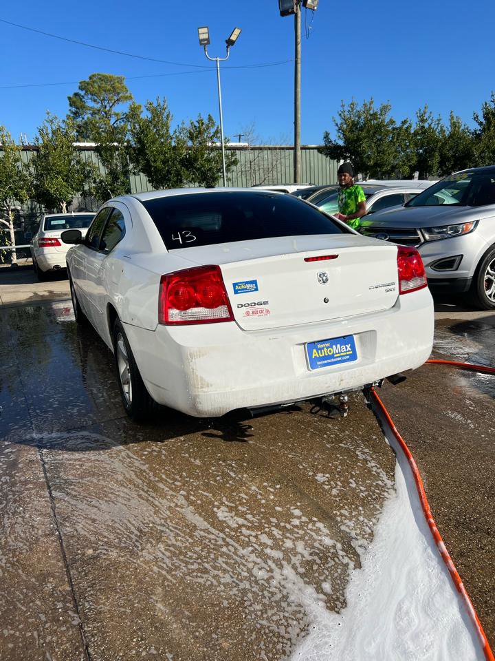 Used 2010 Dodge Charger SXT RWD image 4