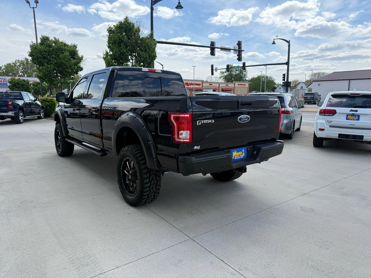 Used 2016 Ford F150 XLT w/ Equipment Group 302A Luxury AWD/4WD image 4