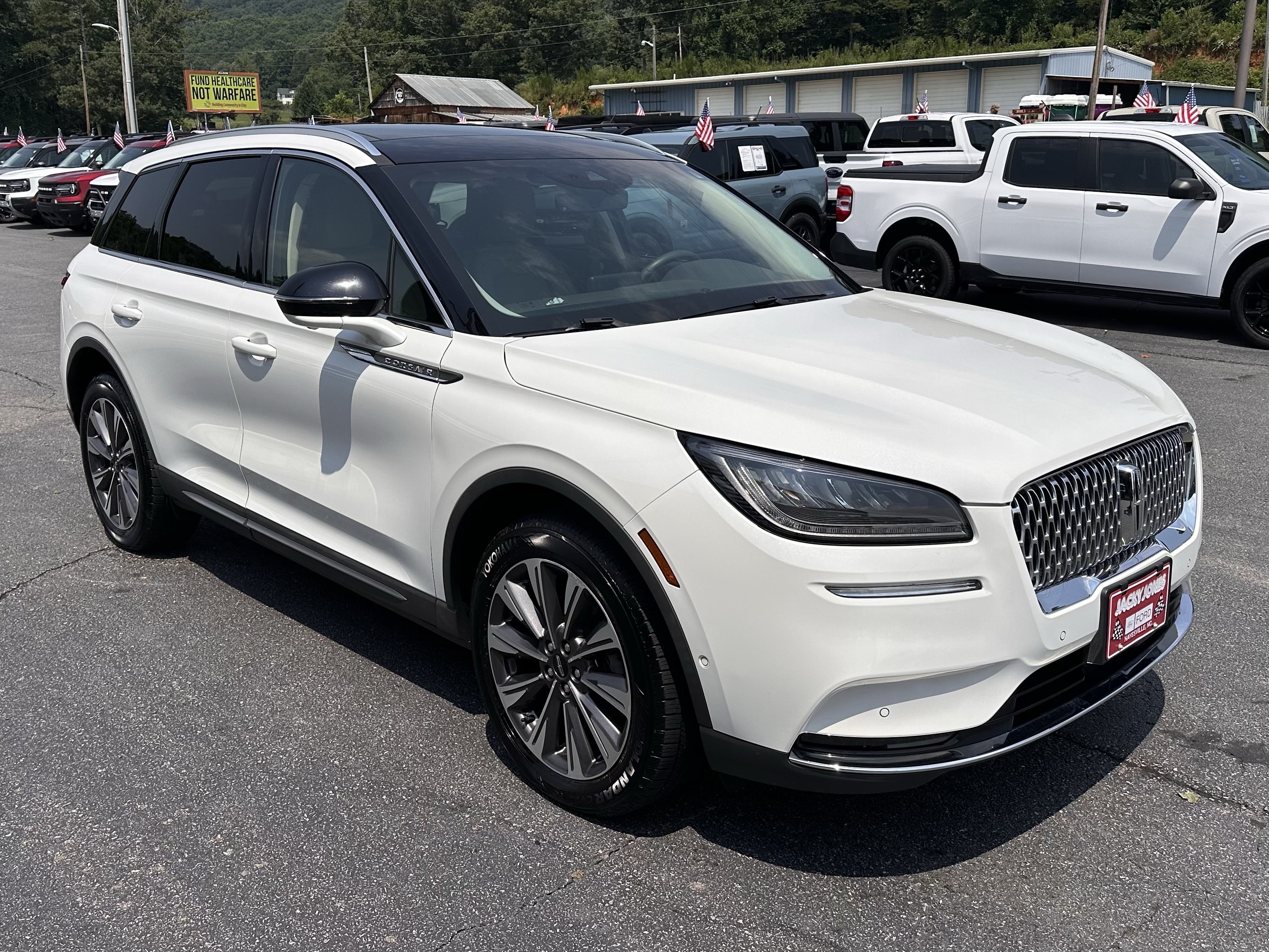 Used 2021 Lincoln Corsair Reserve AWD/4WD image 4