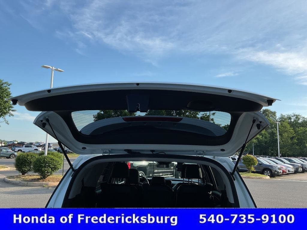 Used 2024 Kia Carnival LX FWD image 17