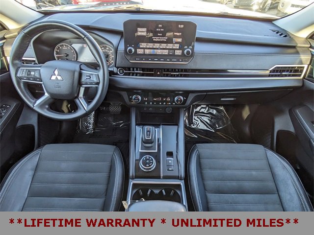 Used 2022 Mitsubishi Outlander SE image 17