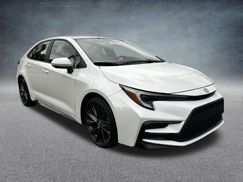 Used 2025 Toyota Corolla SE FWD image 2
