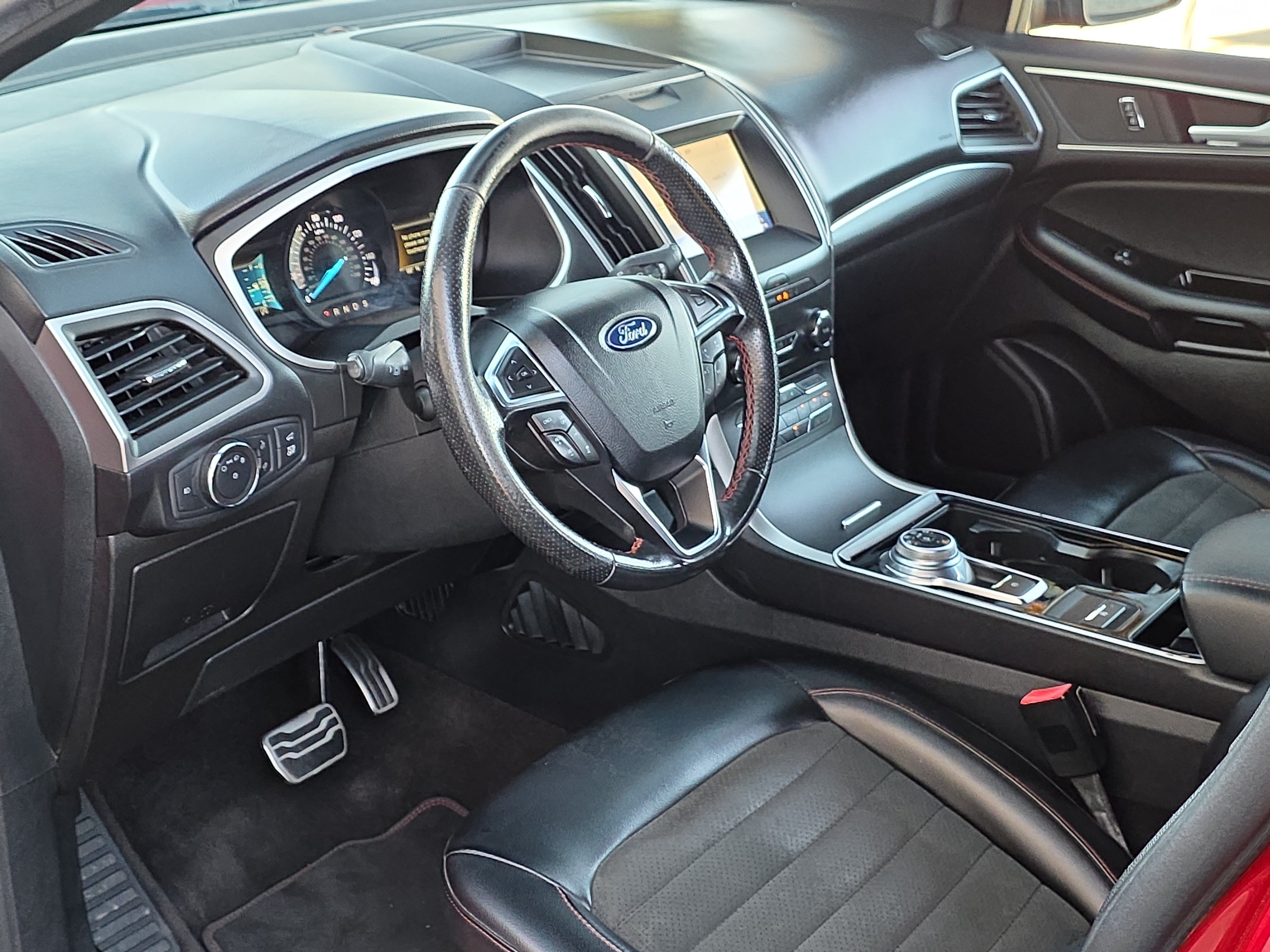 Used 2020 Ford Edge ST-Line FWD image 11