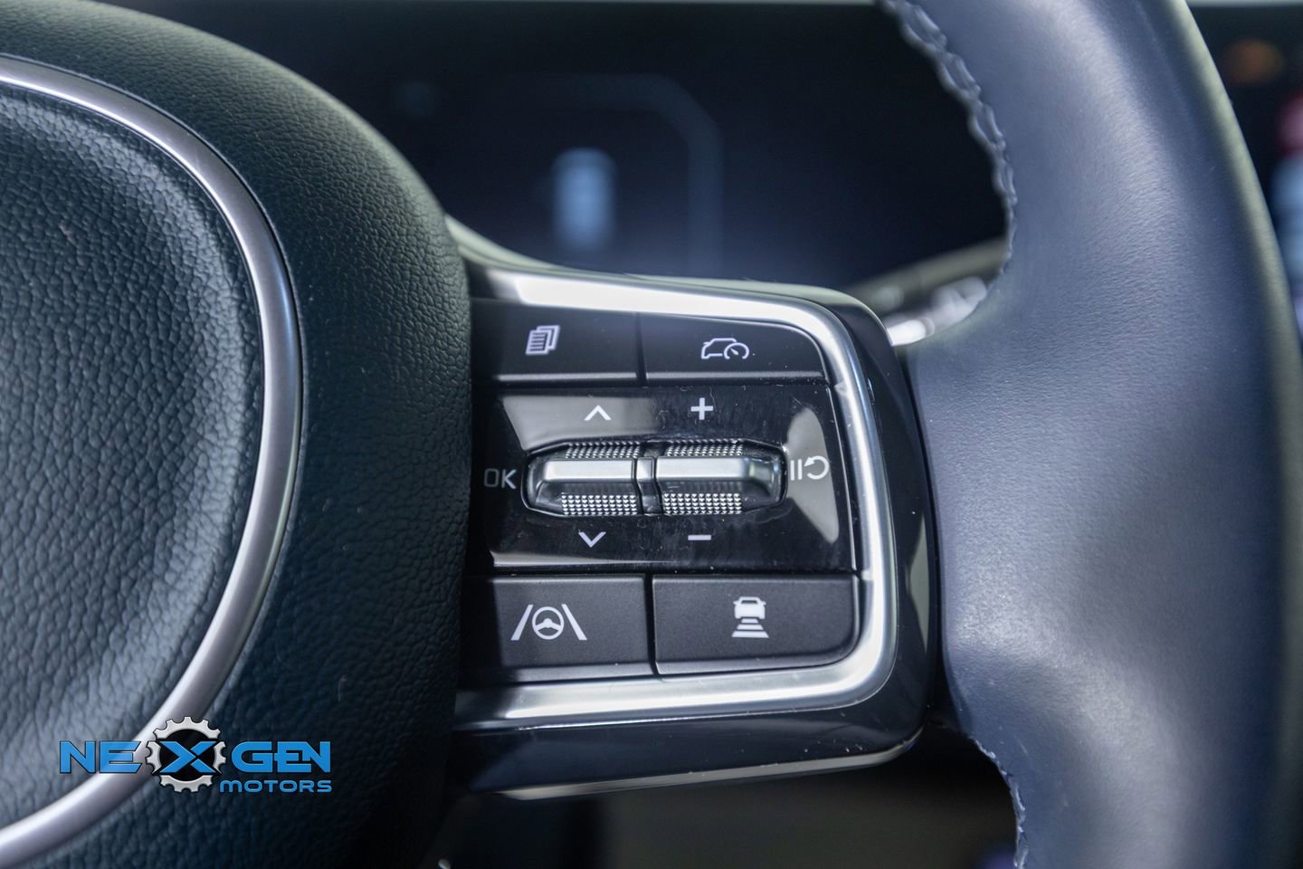 Used 2025 Kia Carnival SX Prestige FWD image 15