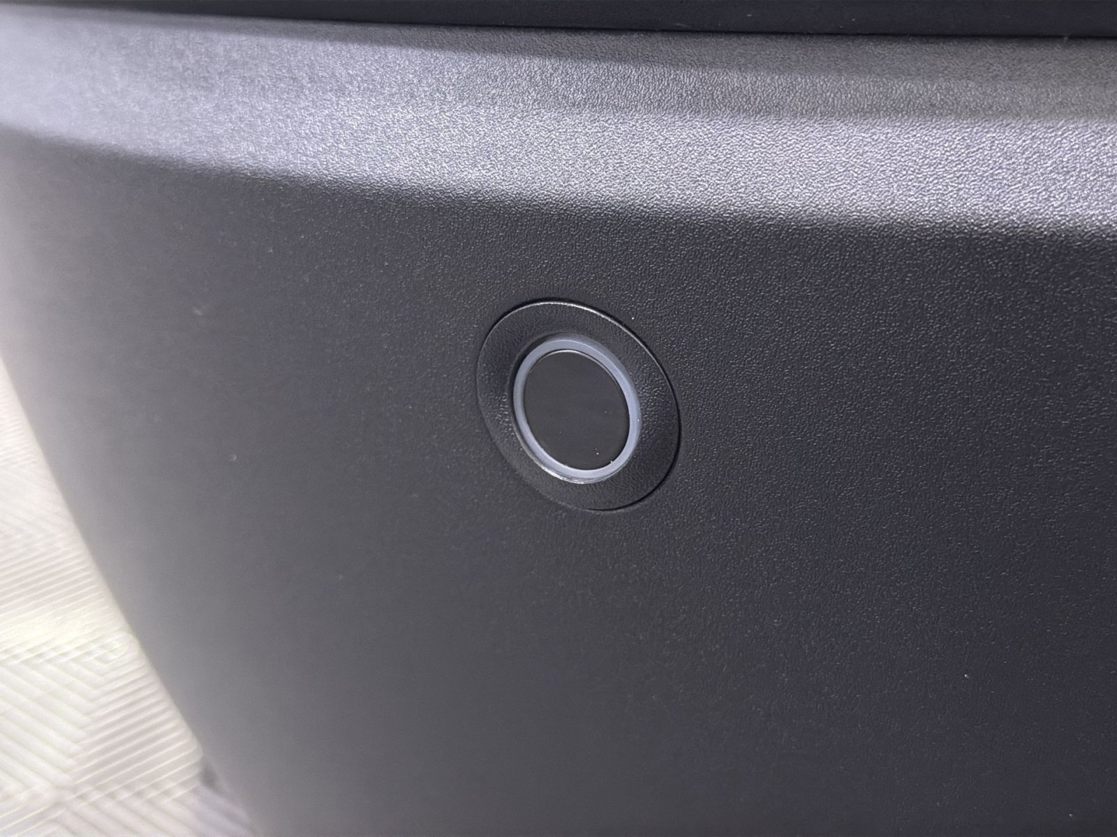 Used 2025 Ford Explorer Active RWD image 18