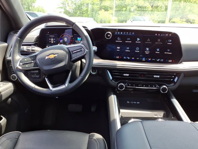 Used 2025 Chevrolet Tahoe Premier AWD/4WD image 9