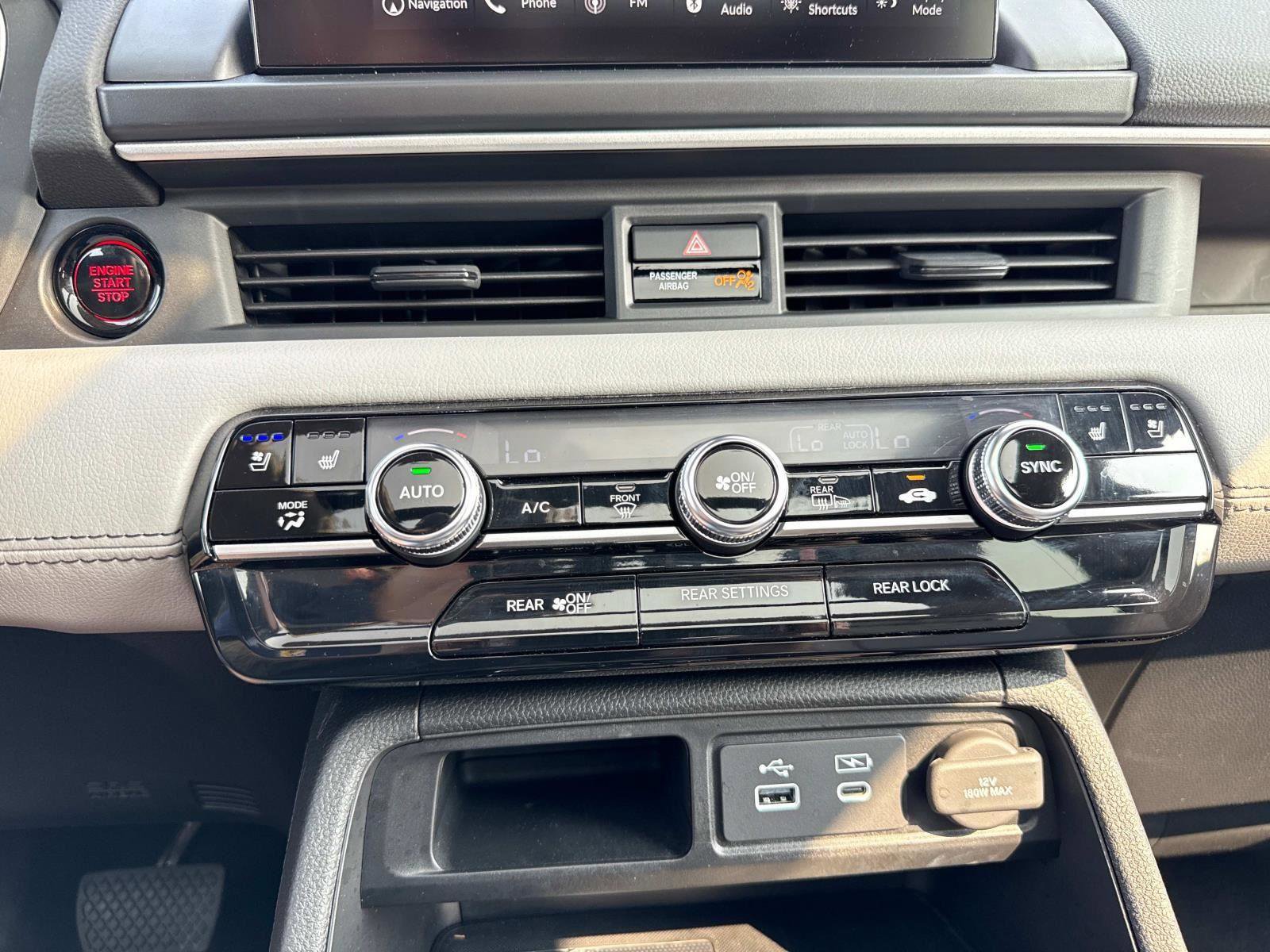 Used 2025 Honda Pilot Elite image 6