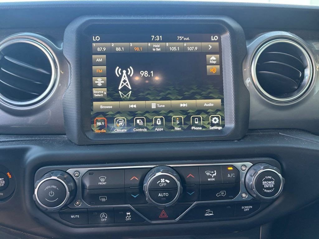 Used 2021 Jeep Gladiator Overland image 36