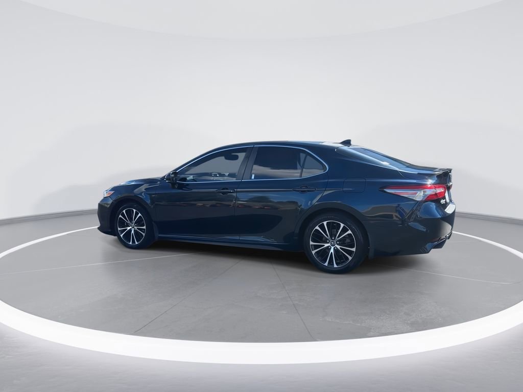 Used 2019 Toyota Camry SE w/ Convenience Package FWD image 6