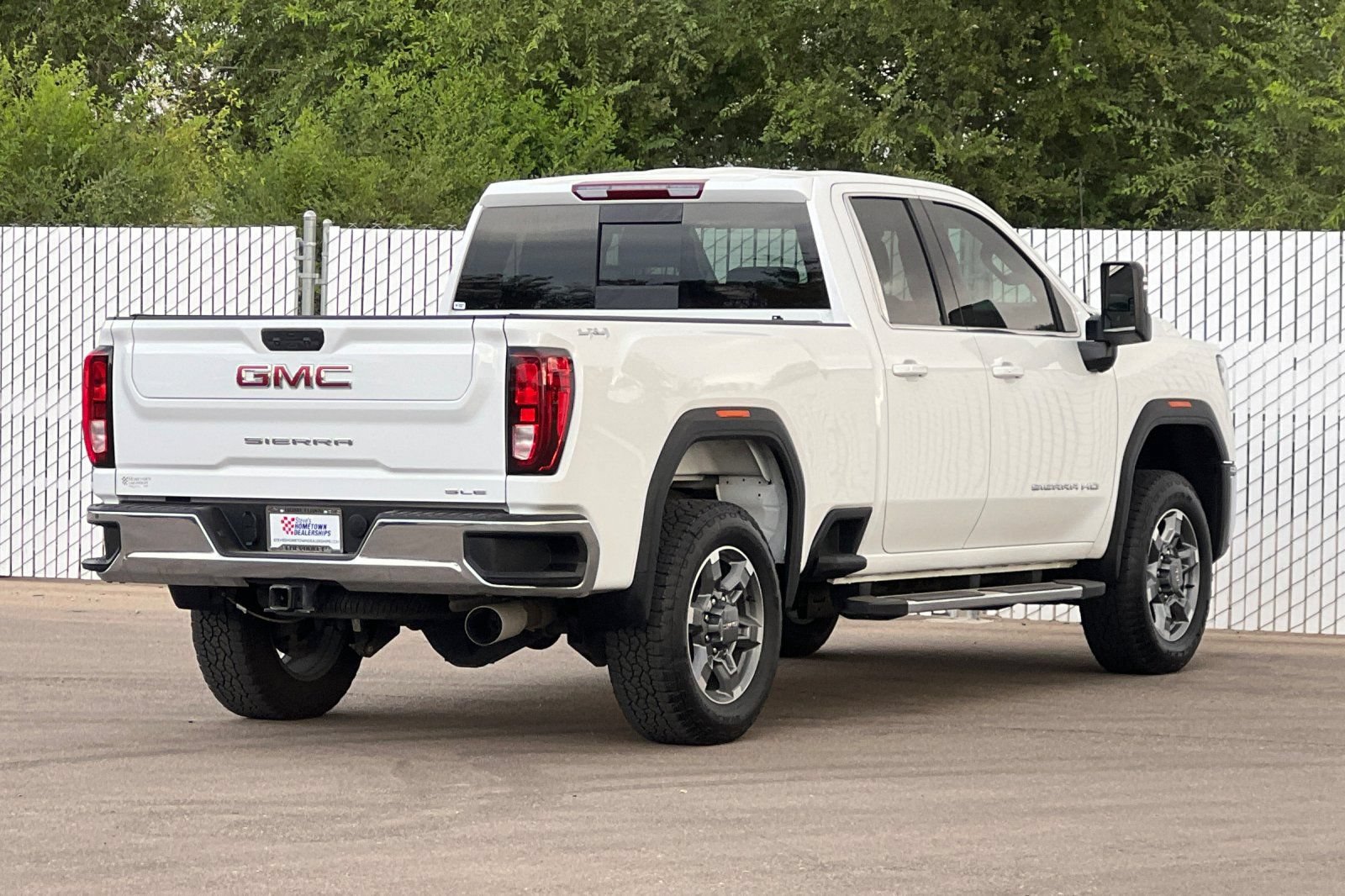 Used 2025 GMC Sierra 2500 SLE w/ SLE Value Package; AWD/4WD image 4