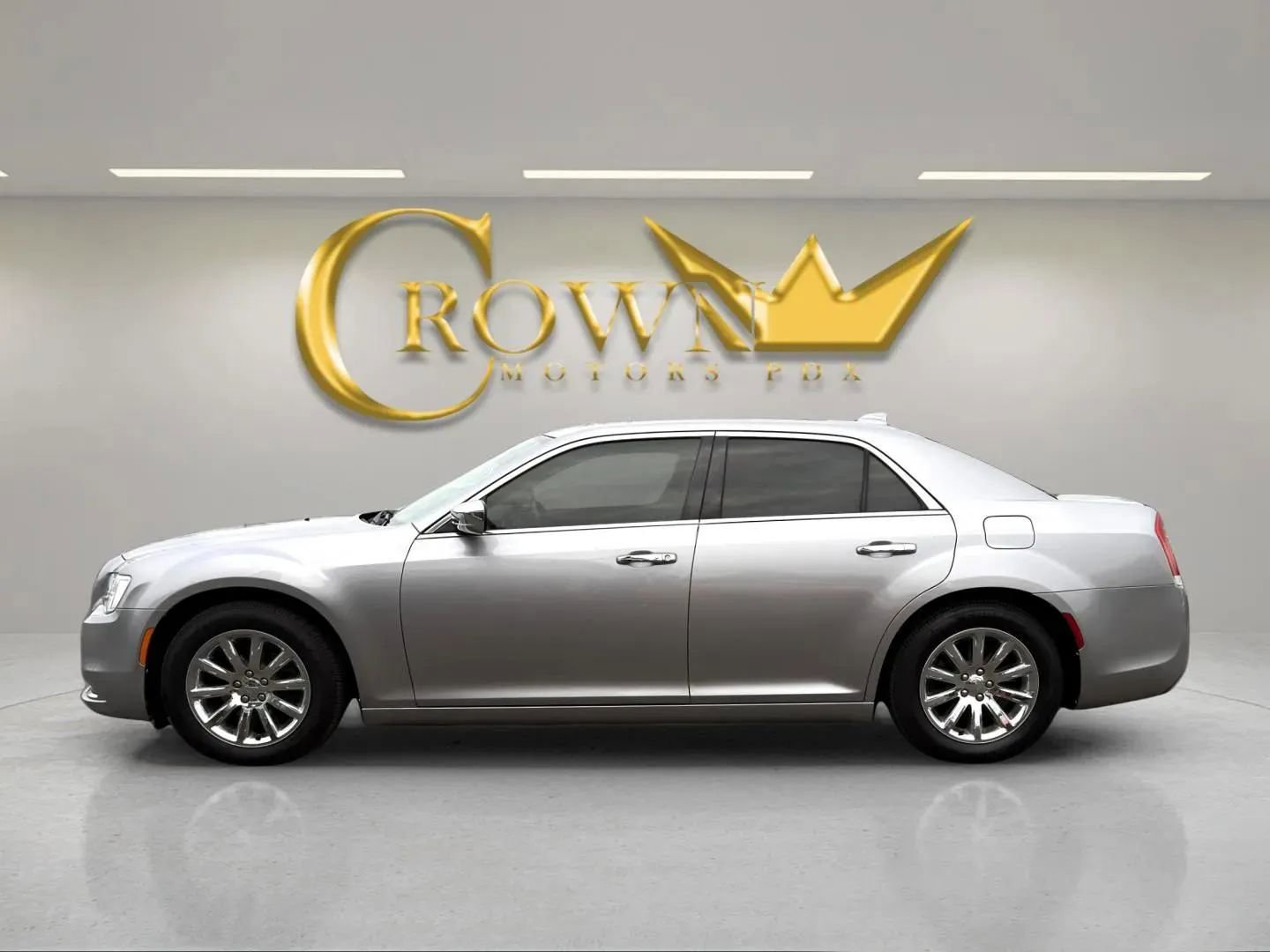 Used 2016 Chrysler 300 C image 10