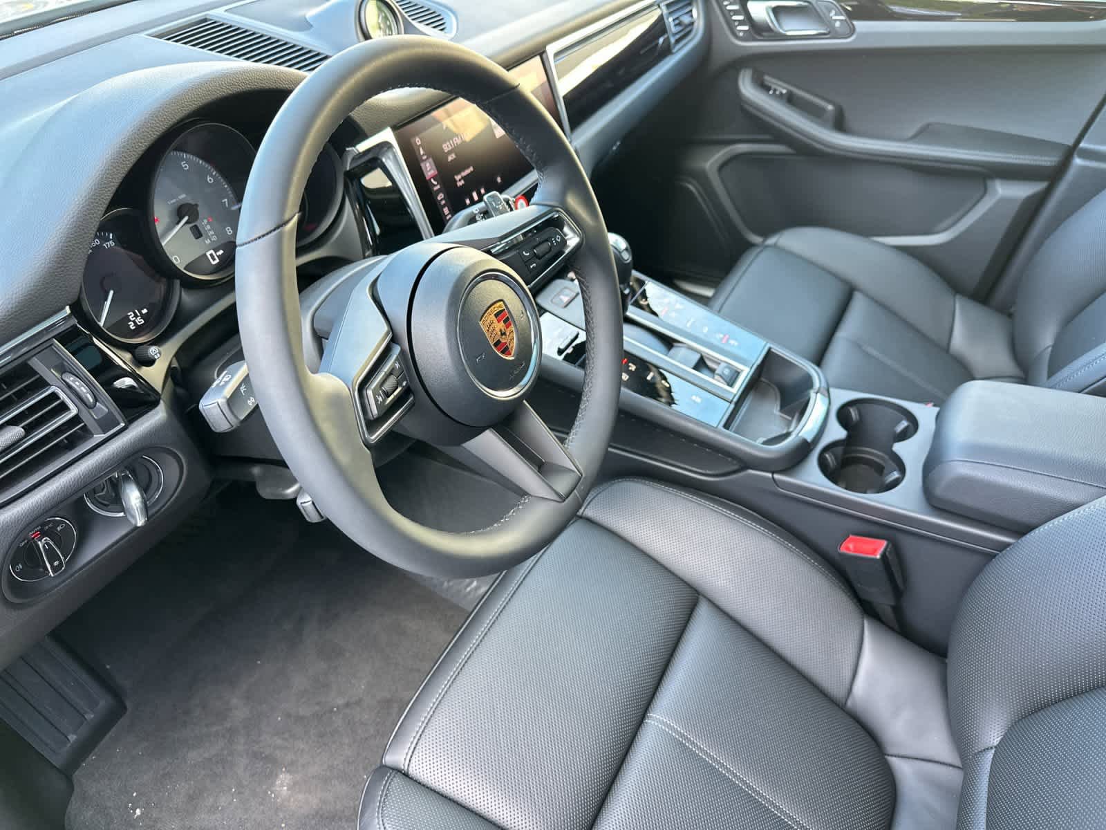 New 2026 Porsche Macan S AWD/4WD image 4
