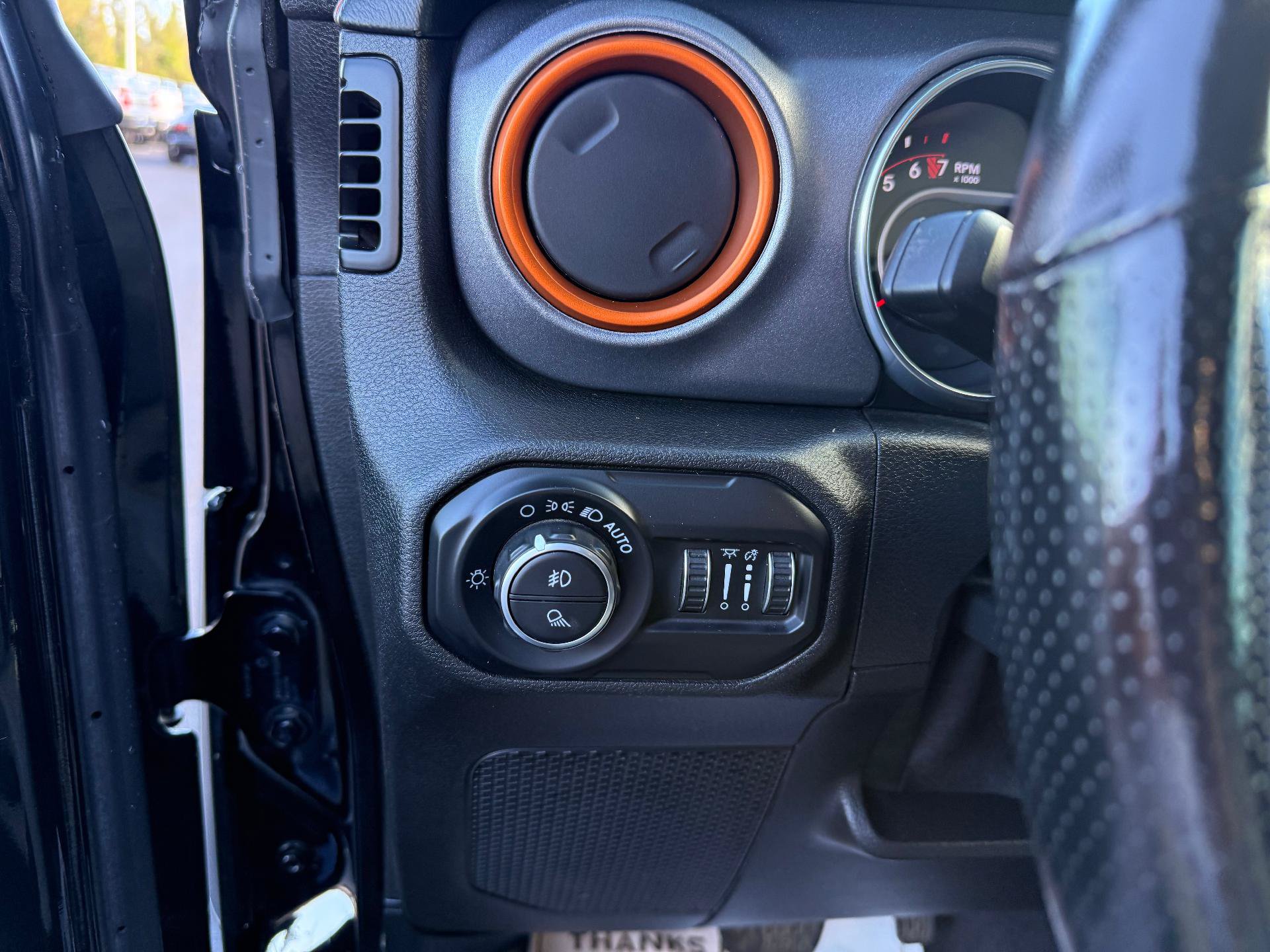 Used 2021 Jeep Gladiator Mojave AWD/4WD image 19