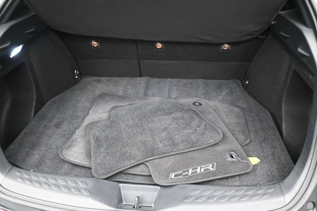 Used 2021 Toyota C-HR LE FWD image 17
