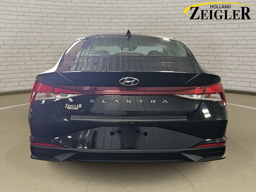 Certified 2023 Hyundai Elantra SEL w/ Convenience Package FWD image 6