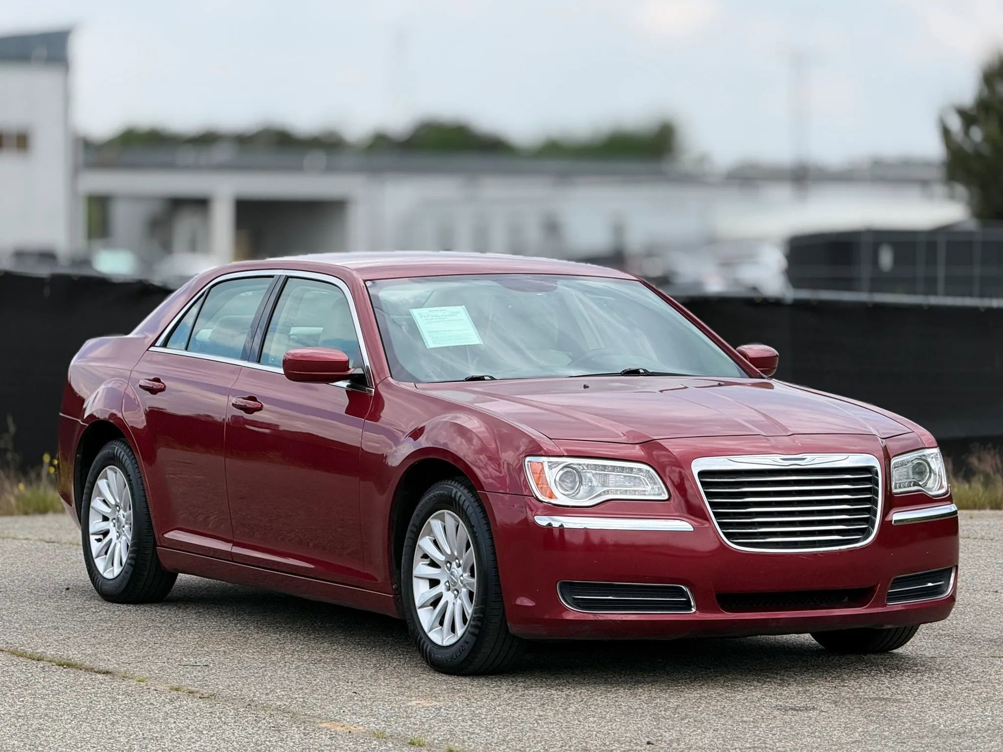 Used 2014 Chrysler 300 RWD image 1