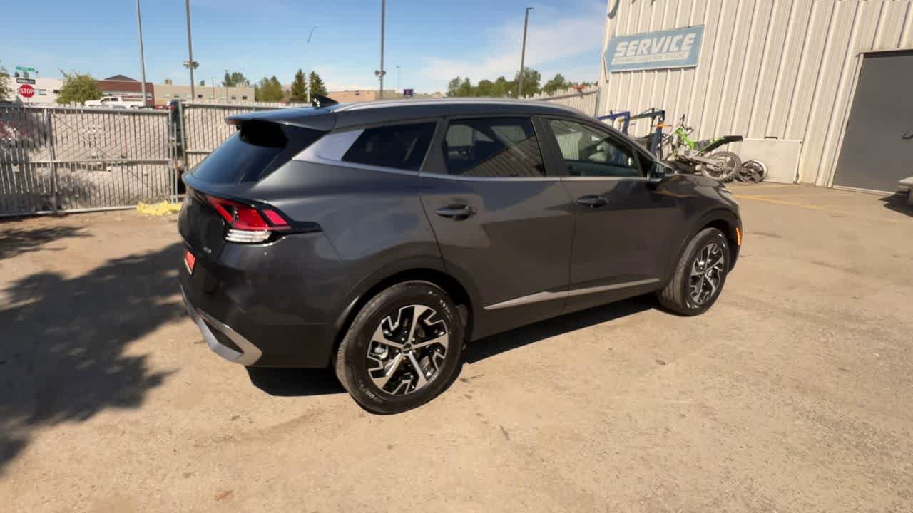 Used 2025 Kia Sportage EX AWD/4WD image 15
