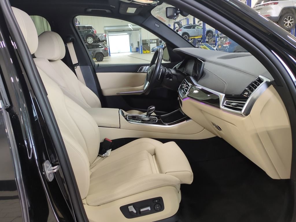 Used 2020 BMW X5 xDrive40i w/ Convenience Package AWD/4WD image 12