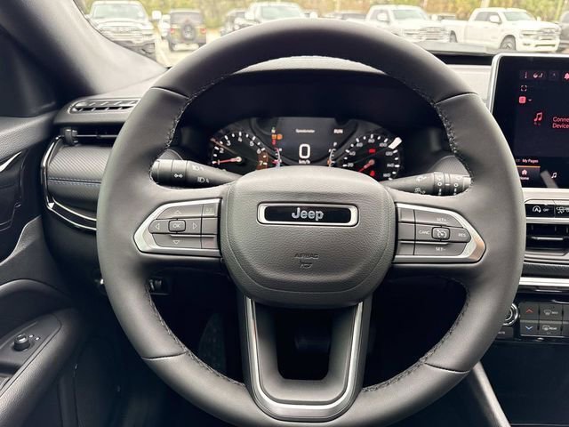 New 2026 Jeep Compass Latitude image 13