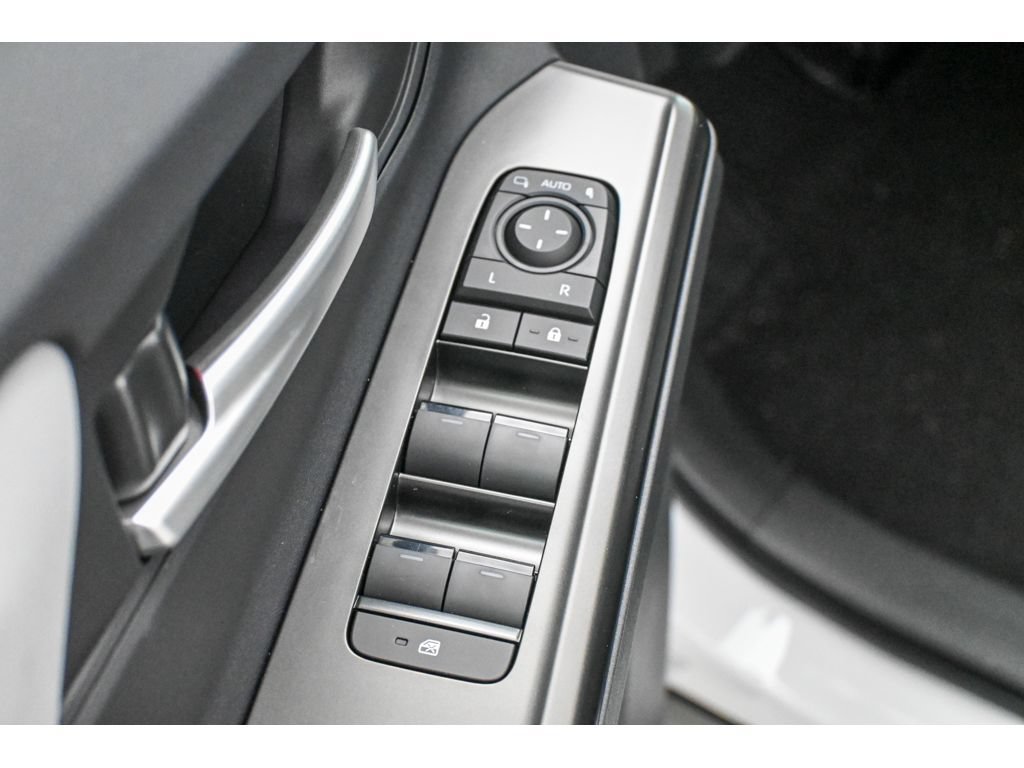 New 2026 Subaru Solterra AWD/4WD image 15