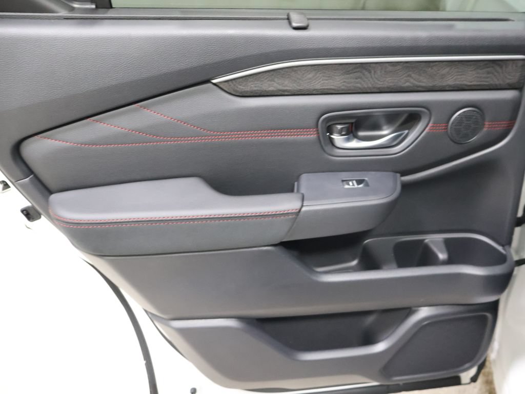 New 2026 Honda Pilot Black Edition image 9