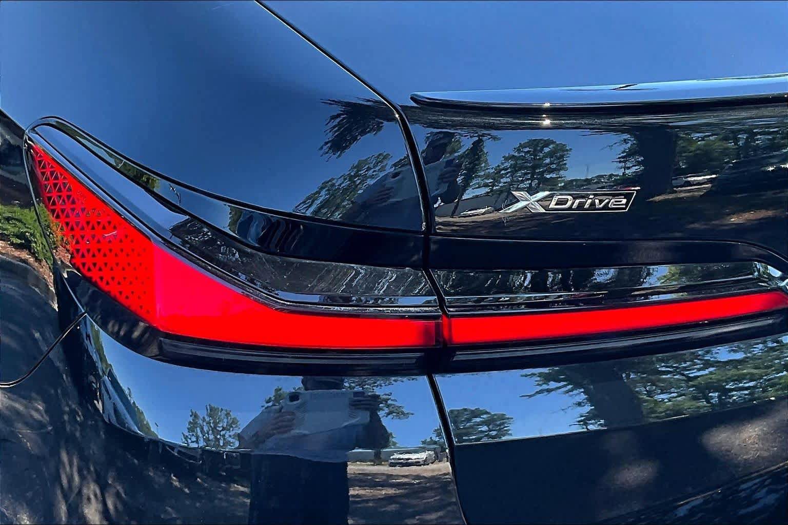 Certified 2024 BMW 760i xDrive AWD/4WD image 29