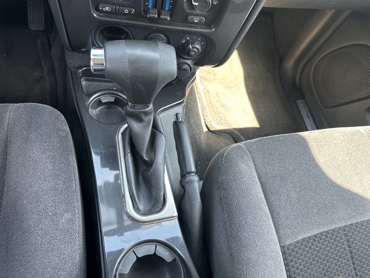 Used 2007 GMC Envoy SLE RWD image 15