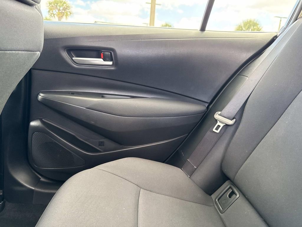 Used 2021 Toyota Corolla LE image 17