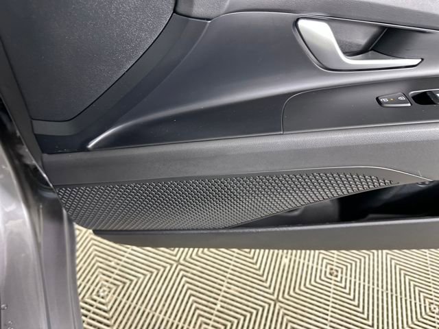 Used 2024 Hyundai Elantra SE image 29