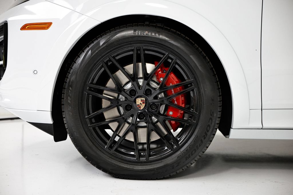 New 2026 Porsche Cayenne GTS AWD/4WD image 13
