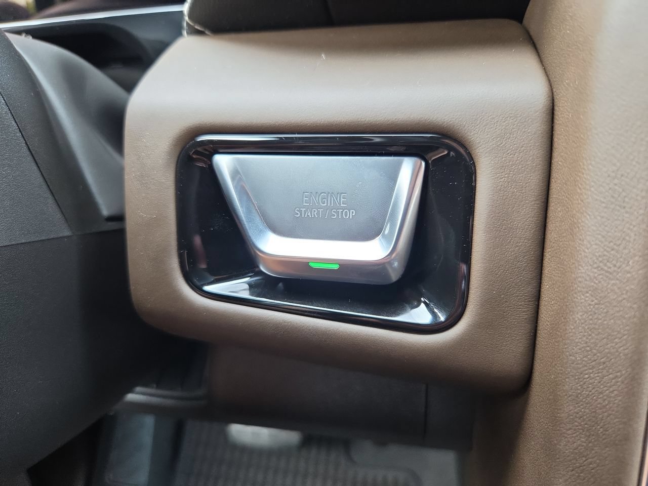 New 2026 GMC Yukon XL Denali Ultimate AWD/4WD image 17