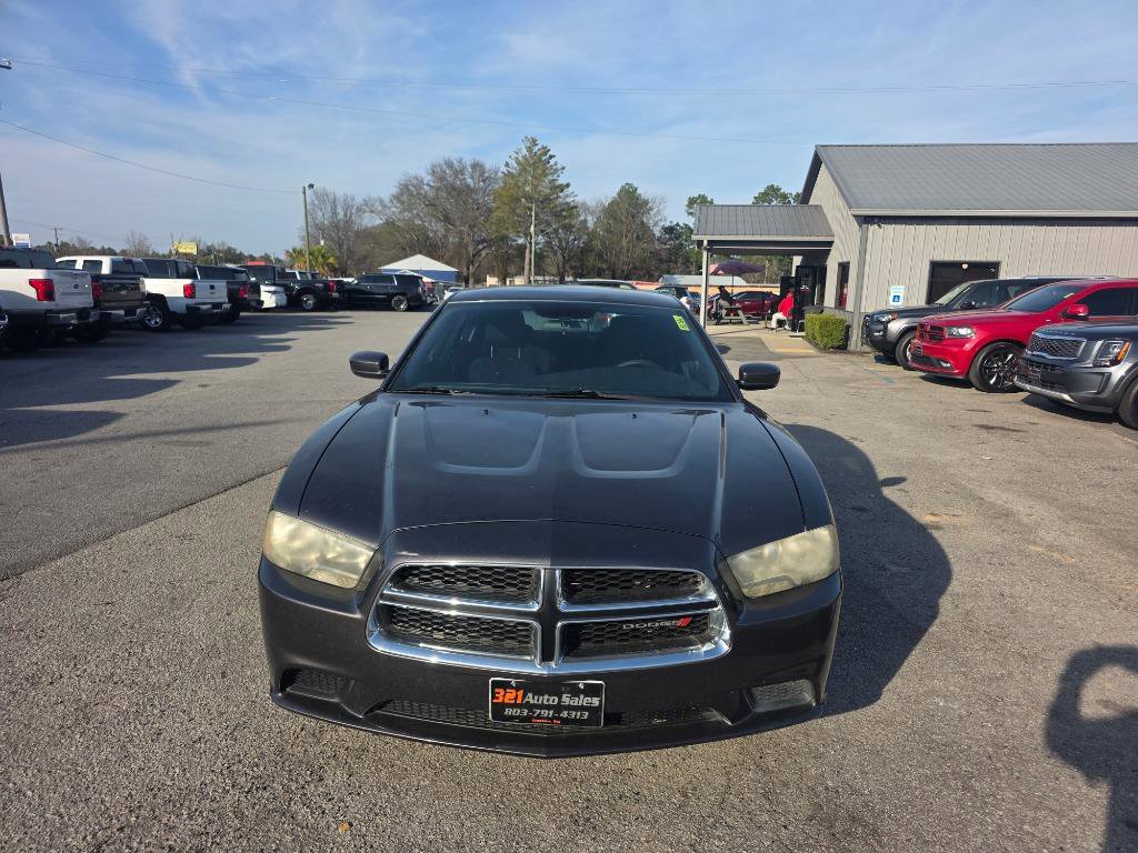 Used 2013 Dodge Charger SE RWD image 1