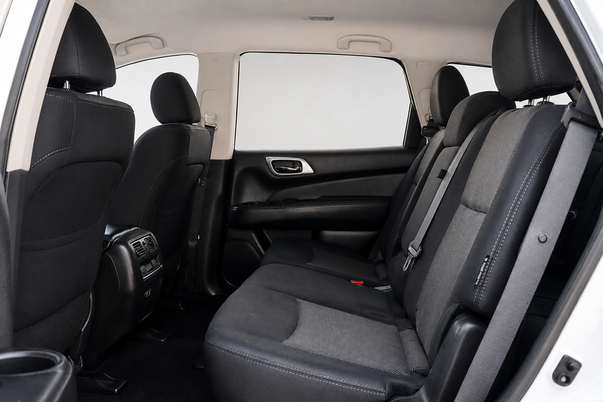 Used 2019 Nissan Pathfinder S AWD/4WD image 18