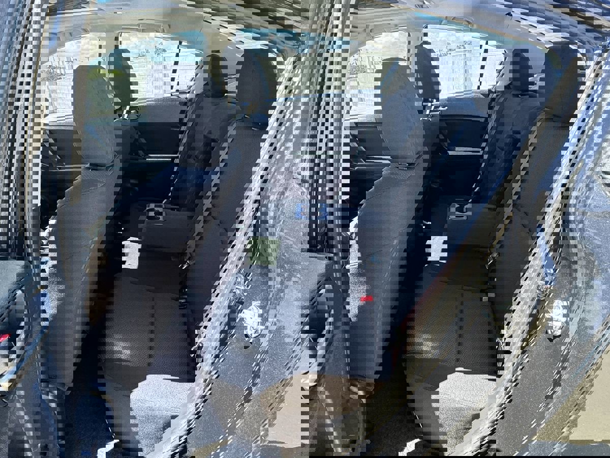 Used 2011 MAZDA MAZDA3 i Touring image 27