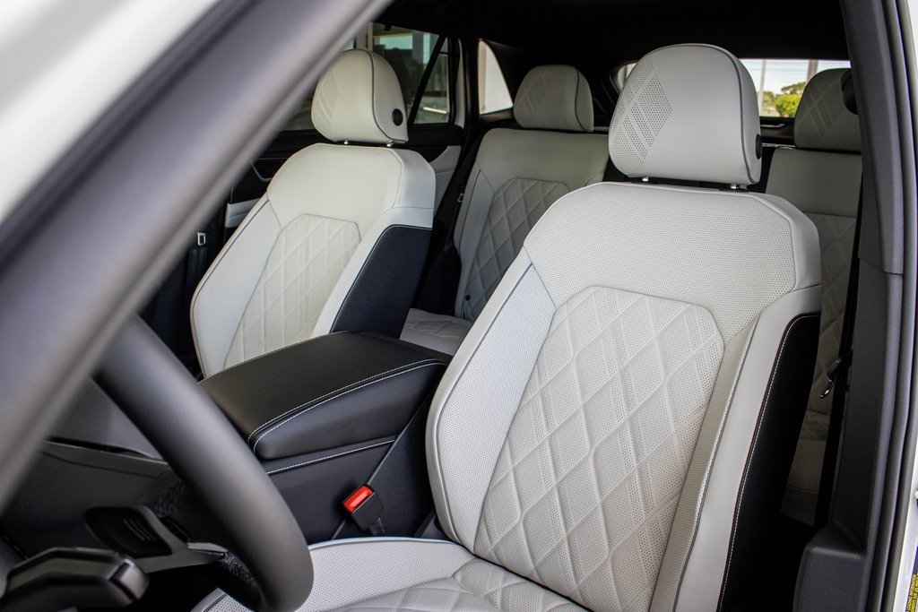 New 2025 Volkswagen Atlas Cross Sport SEL Premium R-Line image 29
