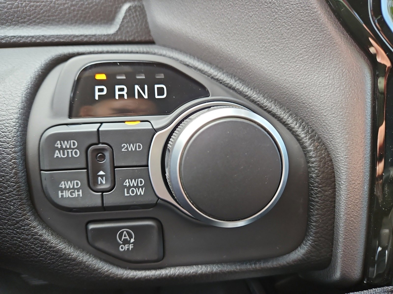 New 2025 RAM 1500 4x4 Crew Cab image 27