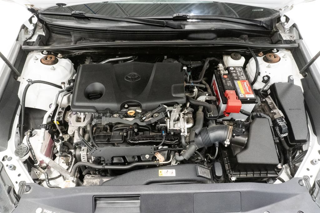 Used 2020 Toyota Camry XSE FWD image 3