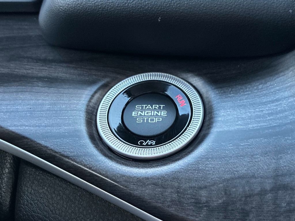 Used 2023 Jeep Grand Cherokee 4WD 4xe w/ Luxury Tech Group II image 28