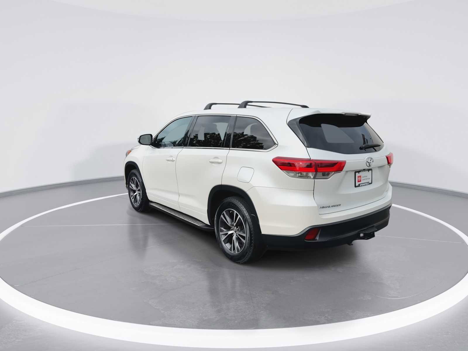 Certified 2017 Toyota Highlander LE AWD/4WD image 6