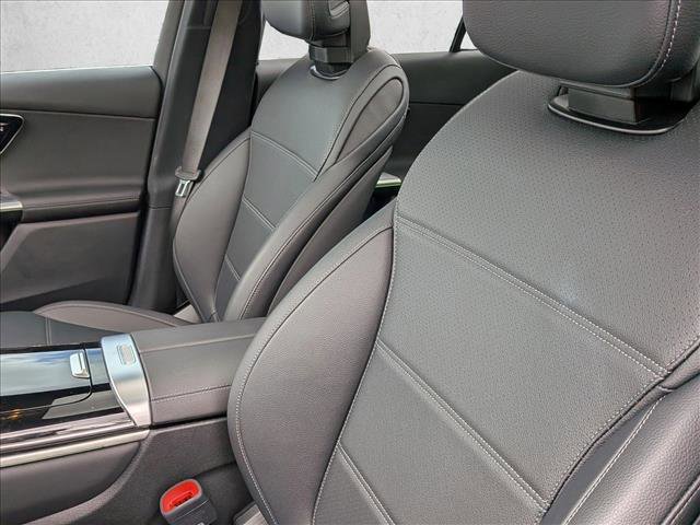 Used 2025 Mercedes-Benz GLC 300 4MATIC image 14