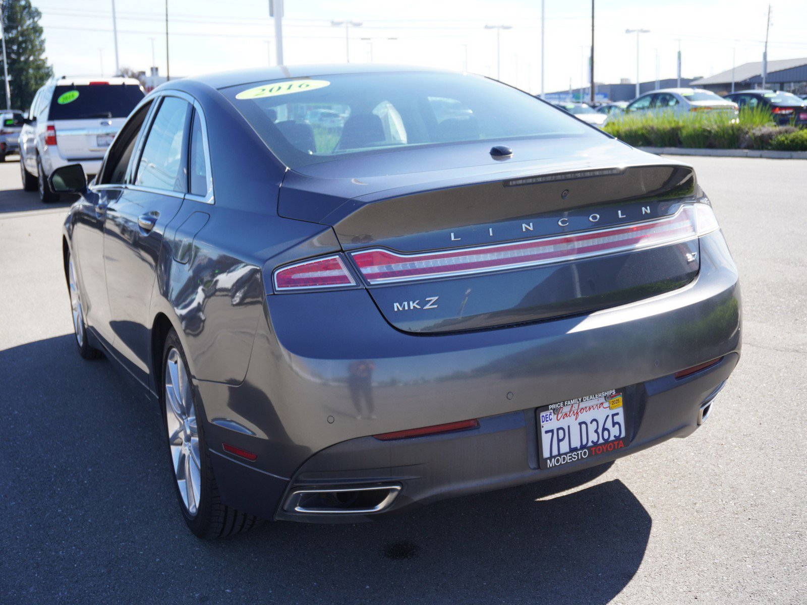 Used 2016 Lincoln MKZ w/ Equipment Group 300A Reserve image 8