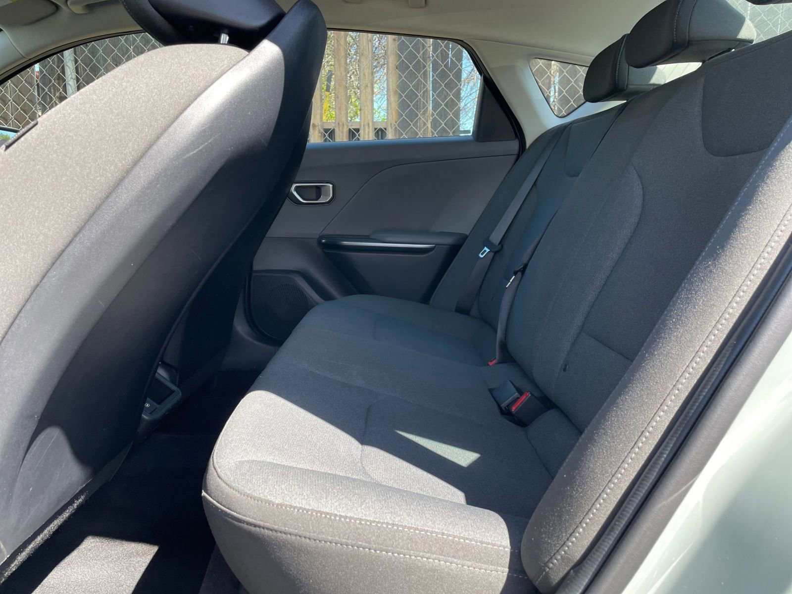 Used 2025 Kia K4 LXS image 25