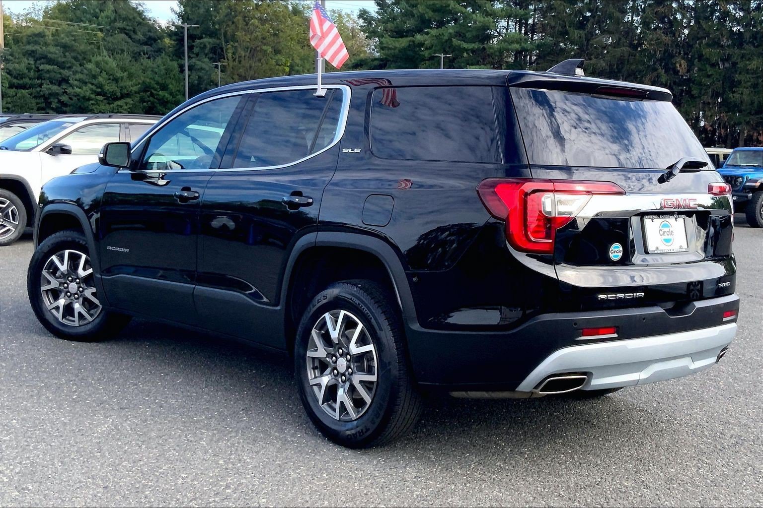 Used 2021 GMC Acadia SLE AWD/4WD image 10