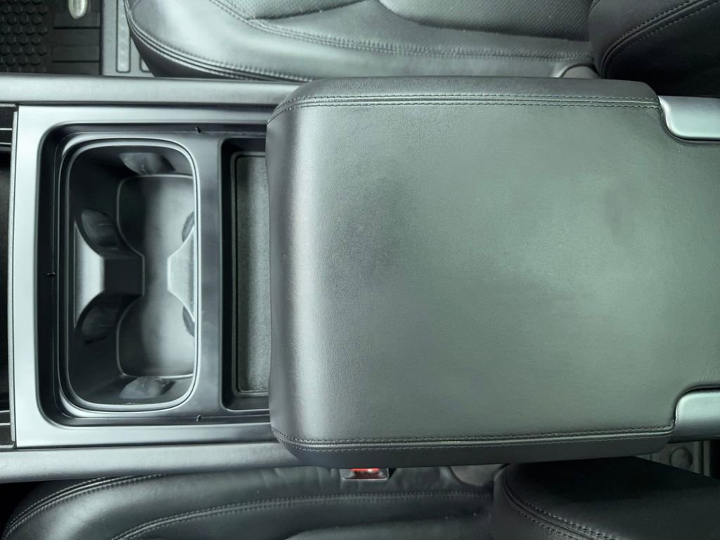 Used 2023 Land Rover Defender 110 V8 image 34