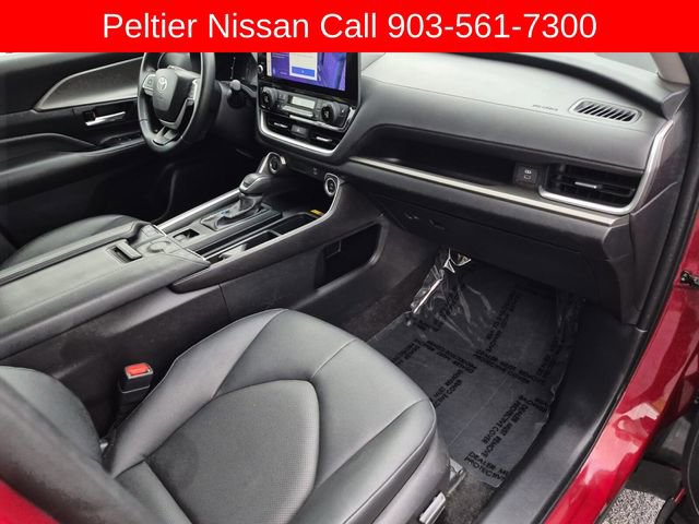 Used 2025 Toyota Grand Highlander AWD image 12