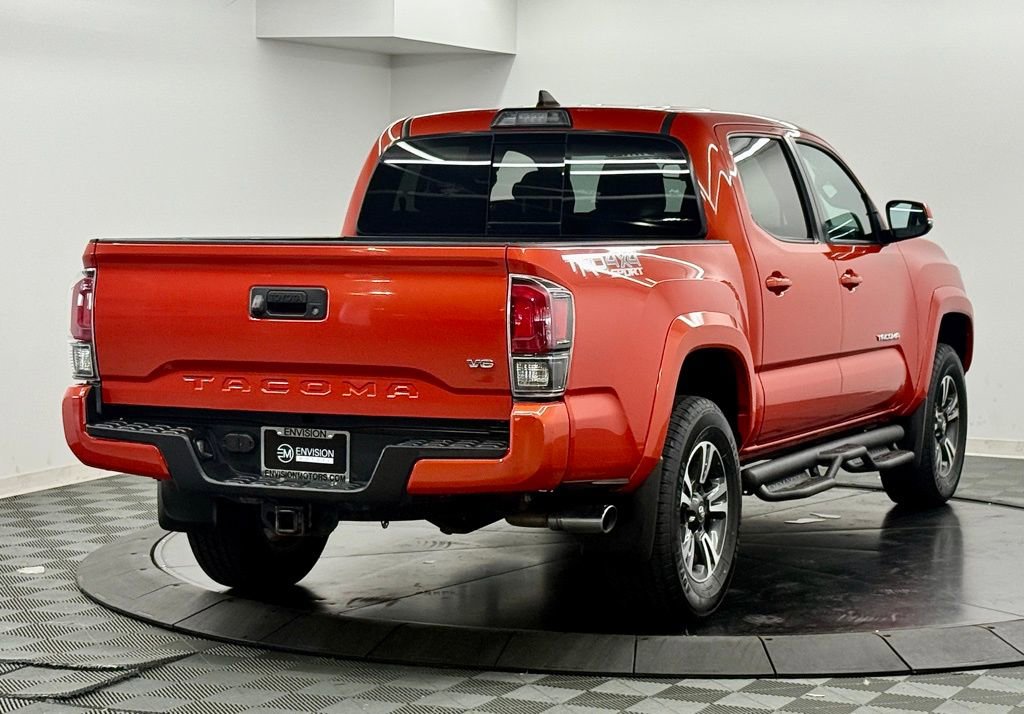 Used 2018 Toyota Tacoma TRD Sport image 8