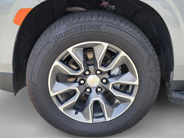 Used 2024 Chevrolet Tahoe LT w/ Luxury Package RWD image 21
