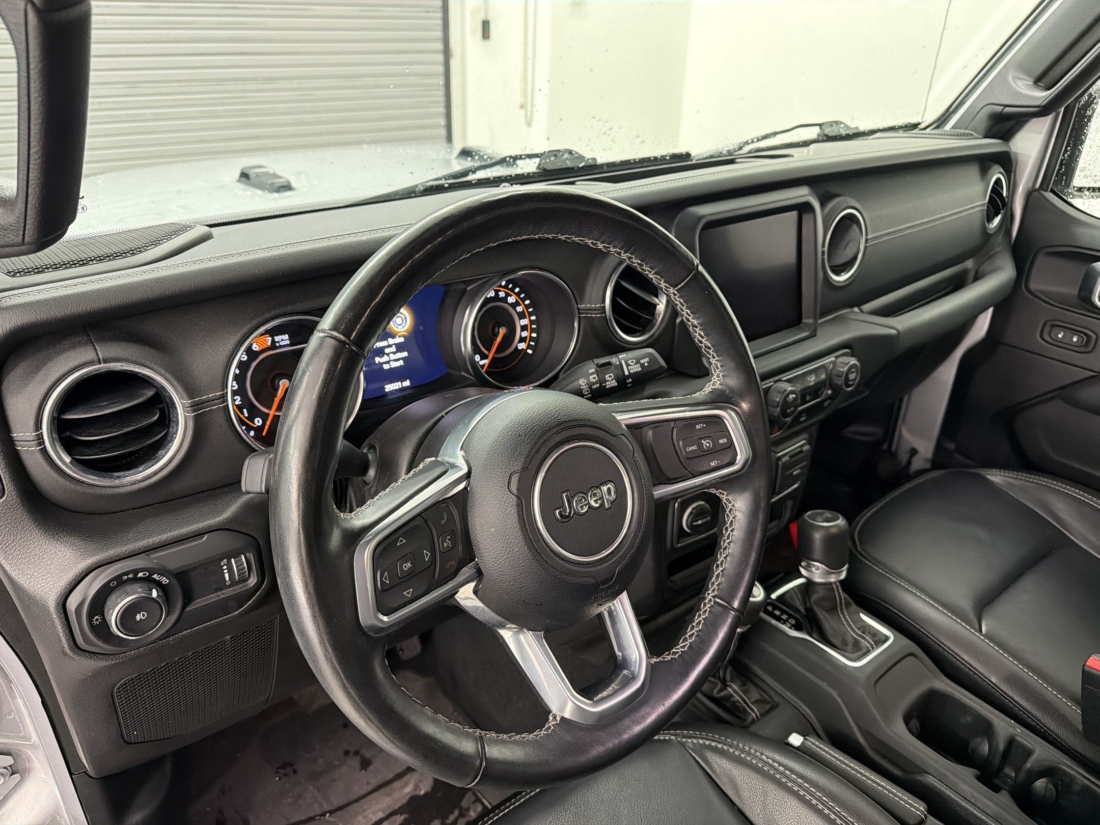 Used 2023 Jeep Wrangler Unlimited Sahara w/ Cold Weather Group AWD/4WD image 4